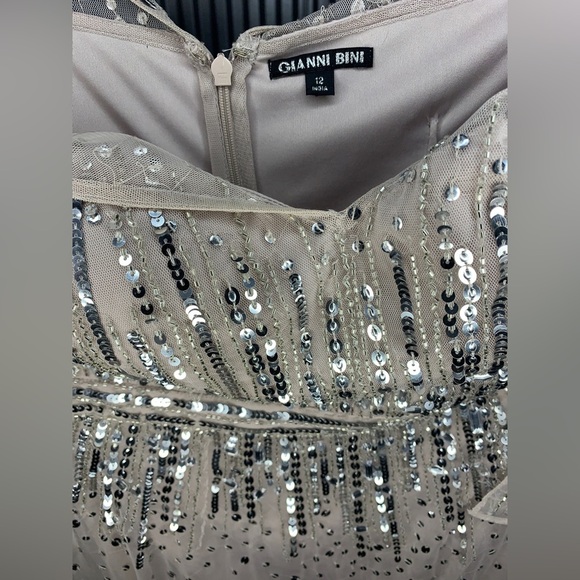 Women’s Gianni Bini Cream Silver Polyester Beaded Luxury Long Prom Dress Size 12 - Picture 3 of 4
